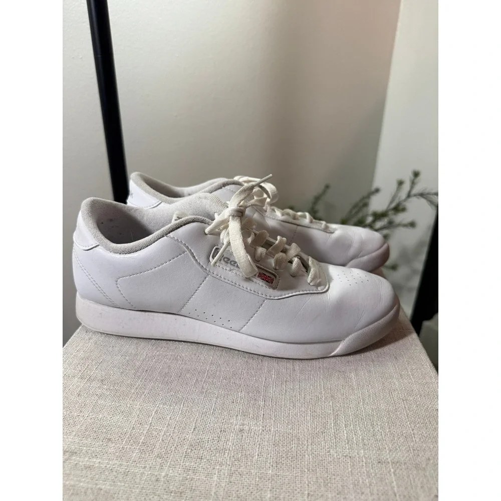 Reebok Princess Classic Womens White Sneakers Low Top Leather Shoes Size 8